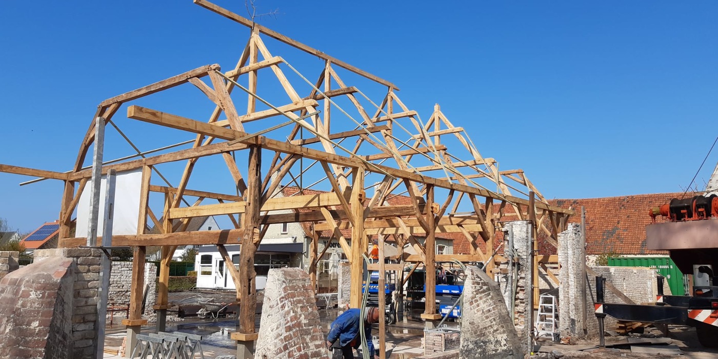 Restoration of the Boerenhof barn at cruising speed