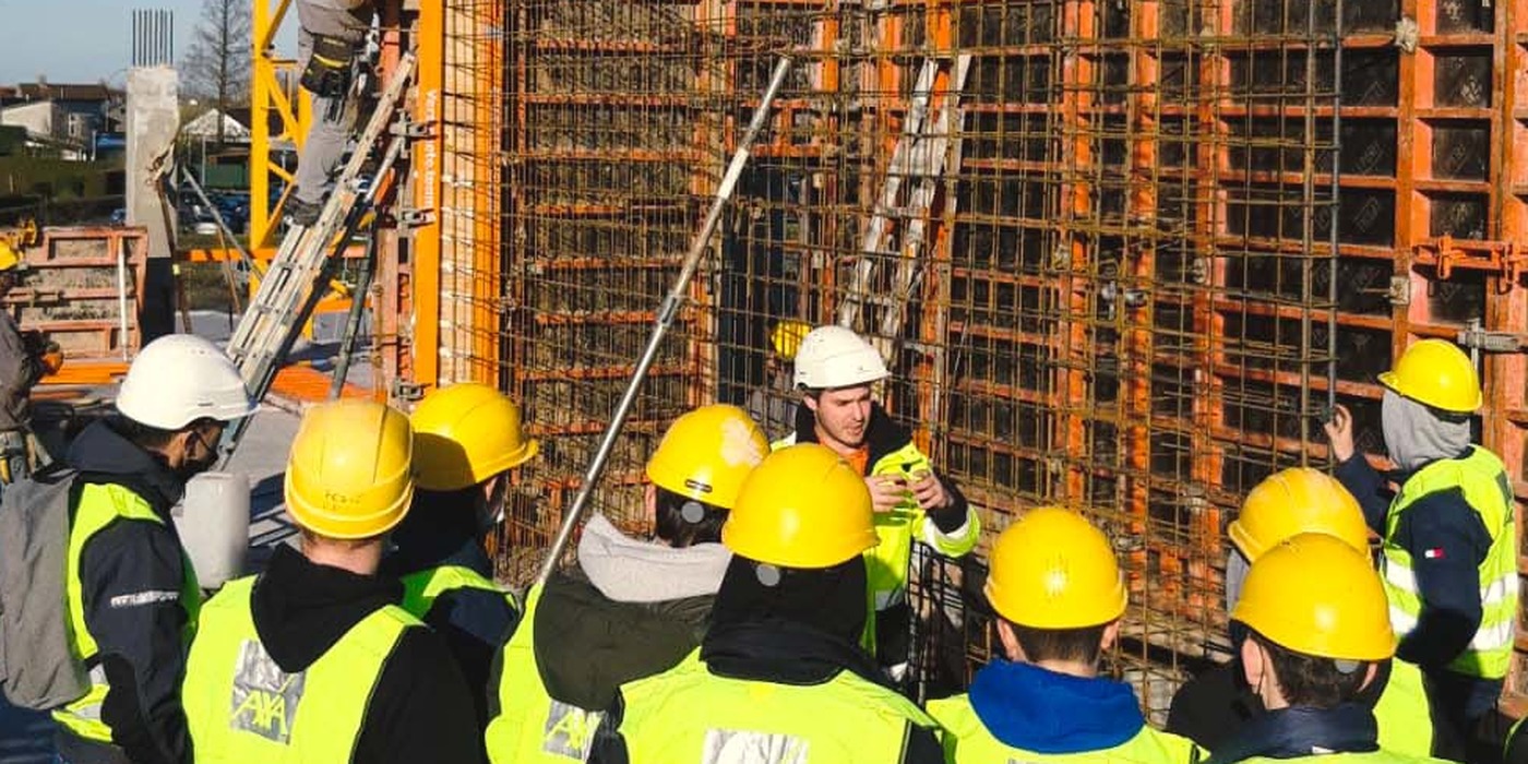 Site visits prepare young talents for a construction job